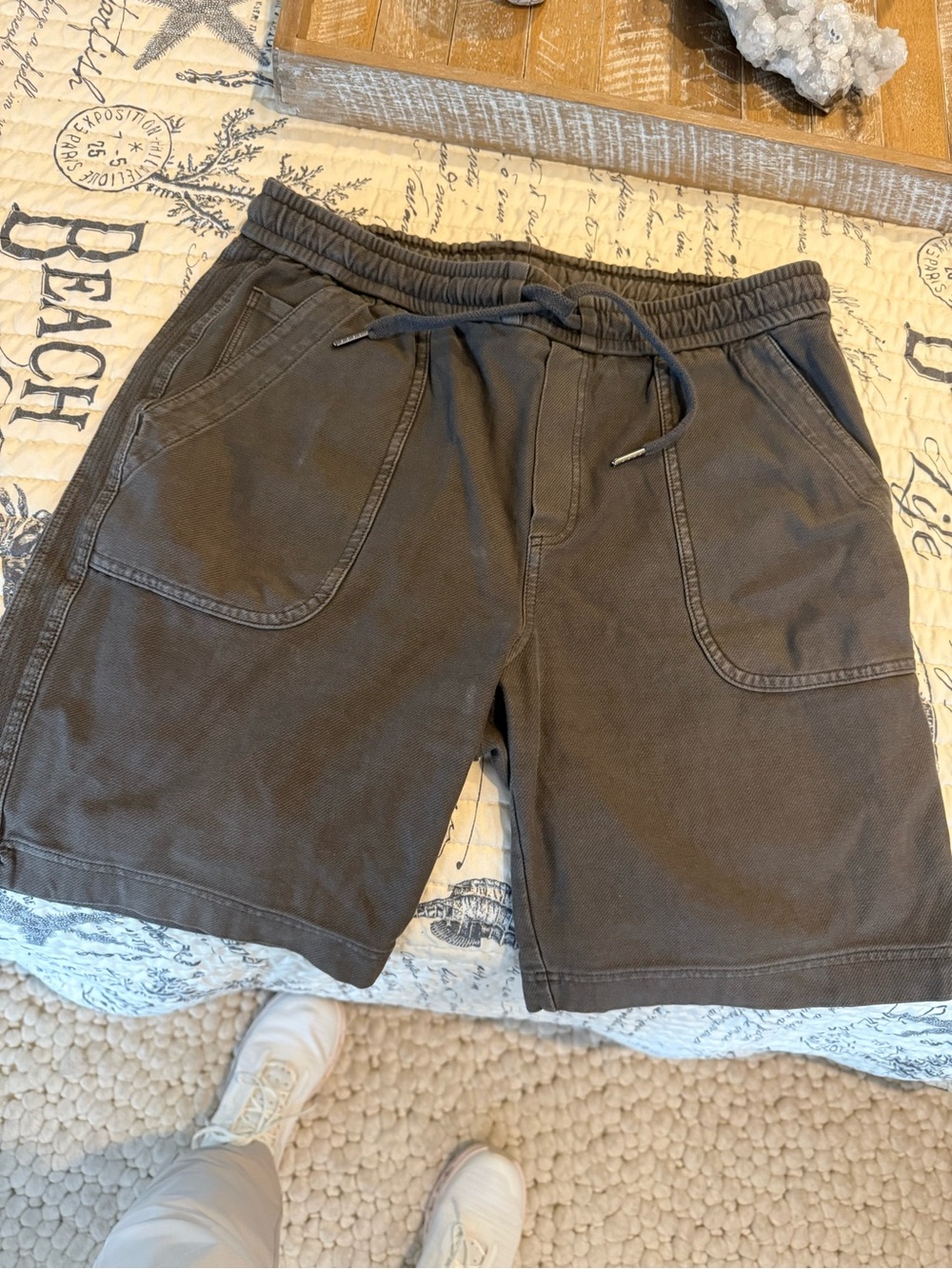 Athlete Farallon Bermuda Shorts in Olive Green Size 6